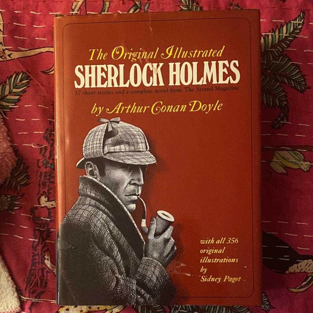 Sherlock Holmes Illustrated Book - Red Cover